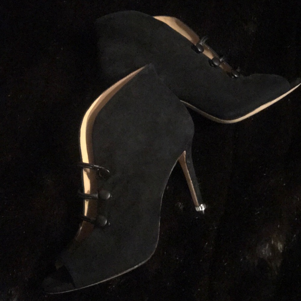 Badgley Mischaka